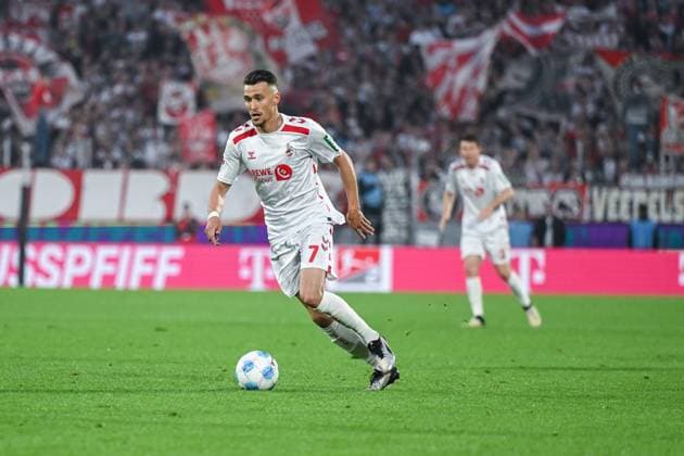 03.05.2025, Fussball, 2. Bundesliga, 32. Spieltag Saison 2024 2025, 1.FC Köln - Jahn Regensburg, Dejan Ljubicic (1. FC Köln) xRHR-FOTO TKx