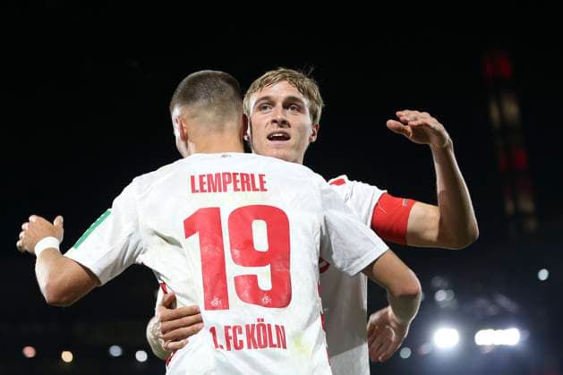 Tim Lemperle (1. FC Koeln) Torjubel,jubelt mit seiner Mannschaft nach dem Treffer zum 1:0 waehrend des Spiels der 2. Bundesliga zwischen 1. FC Köln und Jahn Regensburg im RheinEnergieStadion am 03. May 2025 in Köln, Deutschland. (Foto von Oliver Kaelke DeFodi Images) +++ Tim Lemperle (1. FC Koeln) celebrates after scoring his team s first goal with teammates during the 2. Bundesliga match between 1. FC Köln and Jahn Regensburg at RheinEnergieStadion on May 3, 2025 in Cologne, Germany. (Photo by Oliver Kaelke DeFodi Images) DFB DFL REGULATIONS PROHIBIT ANY USE OF PHOTOGRAPHS AS IMAGE SEQUENCES AND OR QUASI-VIDEO. (Photo by Oliver Kaelke DeFodi Images)
