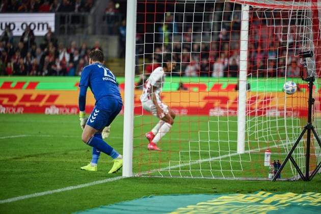 03.05.2025, Fussball, 2. Bundesliga, 32. Spieltag Saison 2024 2025, 1.FC Köln - Jahn Regensburg, Tim Lemperle (1. FC Köln) erzielt das Tor zum 1:0, xRHR-FOTO TKx