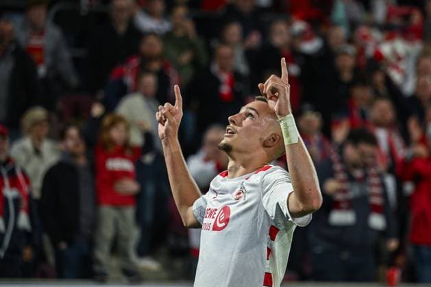03.05.2025, Fussball, 2. Bundesliga, 32. Spieltag Saison 2024 2025, 1.FC Köln - Jahn Regensburg, Tim Lemperle (1. FC Köln) freut sich über das Tor zum 1:0, xRHR-FOTO TKx