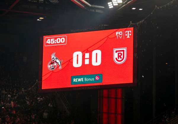 Anzeigetafel zur Halbzeit: 0:0 1. FC Köln - SSV Jahn Regensburg, 03.05.2025 Fussball, 2. Bundesliga, RheinEnergieStadion Köln DFL regulations prohibit any use of photographs as image sequences and or quasi-video.