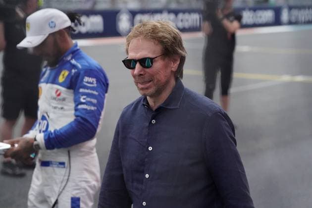 May 3, 2025, Miami, Florida, USA: Lewis Hamilton (GBR)(44) (L) of Scuderia Ferrari and director Jerry Bruckheimer after the Sprint Race ahead of the 2025 F1 Grand Prix of Miami at Miami International Autodrome. Miami USA - ZUMAw109 20250503_fap_w109_011 Copyright: xDebbyxWongx