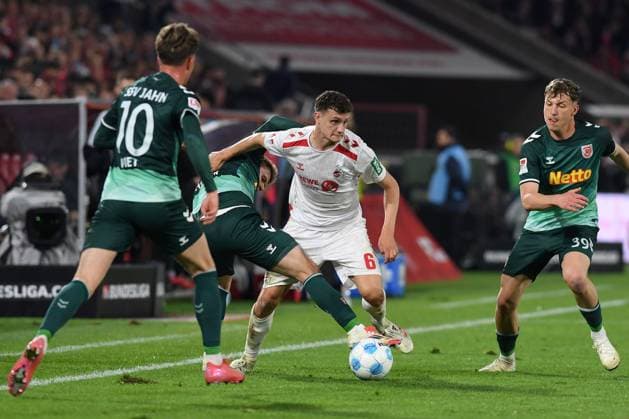 Eric Martel (1. FC Koeln) in Aktion, am Ball, Einzelaktion waehrend des Spiels der 2. Bundesliga zwischen 1. FC Köln und Jahn Regensburg im RheinEnergieStadion am 03. May 2025 in Köln, Deutschland. (Foto von Ralf Treese DeFodi Images) +++ Eric Martel (1. FC Koeln) controls the ball during the 2. Bundesliga match between 1. FC Köln and Jahn Regensburg at RheinEnergieStadion on May 3, 2025 in Cologne, Germany. (Photo by Ralf Treese DeFodi Images) DFB DFL REGULATIONS PROHIBIT ANY USE OF PHOTOGRAPHS AS IMAGE SEQUENCES AND OR QUASI-VIDEO. (Photo by Ralf Treese DeFodi Images)
