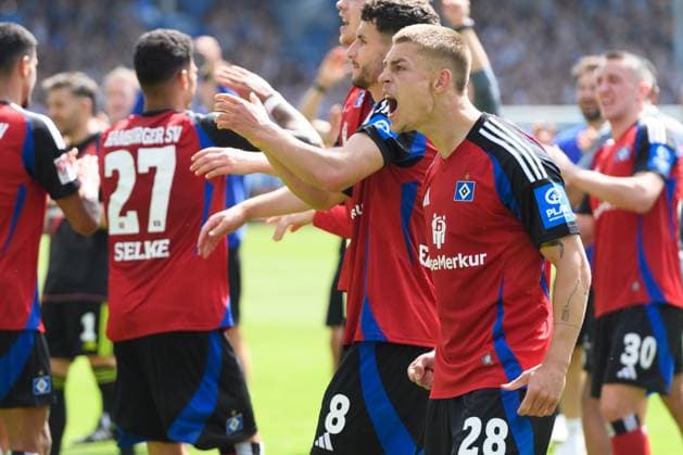 Miro Muheim (28 Hamburger SV) celebrating after the 2. Bundesliga match between SV Darmstadt 98 and Hamburger SV at Stadion am Böllenfalltor, Darmstadt, Germany. (Sven Beyrich SPP)  Copyright: xSvenxBeyrich SPPx spp-en-SvBe-20250503-ND5_8066
