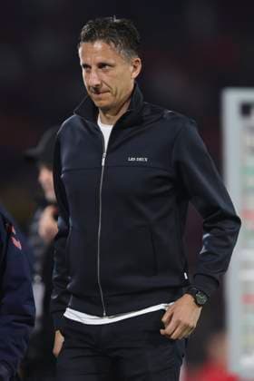 Geschäftsführer Christian Keller (1. FC Koeln) ist enttaeuscht waehrend des Spiels der 2. Bundesliga zwischen 1. FC Köln und Jahn Regensburg im RheinEnergieStadion am 03. May 2025 in Köln, Deutschland. (Foto von Oliver Kaelke DeFodi Images) +++ Sport-Geschäftsführer Christian Keller (1. FC Koeln) looks dejected during the 2. Bundesliga match between 1. FC Köln and Jahn Regensburg at RheinEnergieStadion on May 3, 2025 in Cologne, Germany. (Photo by Oliver Kaelke DeFodi Images) DFB DFL REGULATIONS PROHIBIT ANY USE OF PHOTOGRAPHS AS IMAGE SEQUENCES AND OR QUASI-VIDEO. (Photo by Oliver Kaelke DeFodi Images) *** Sport Managing Director Christian Keller 1 FC Koeln looks dejected during the 2 Bundesliga match between 1 FC Köln and Jahn Regensburg at RheinEnergieStadion on May 03, 2025 in Cologne, Germany, Germany Photo by Oliver Kaelke DeFodi Images Sport Managing Director Christian Keller 1 FC Koeln looks dejected during the 2 Bundesliga match between 1 FC Köln and Jahn Regensburg at RheinEnergieStadion on May 3, 2025 in Cologne, Germany Photo by Oliver Kaelke DeFodi Images DFB DFL REGULATIONS PROHIBIT ANY USE OF PHOTOGRAPHS AS IMAGE SEQUENCES AND OR QUASI VIDEO Photo by Oliver Kaelke DeFodi Images