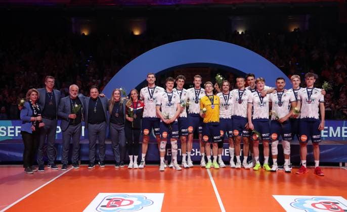 zweiter Platz für die Lüneburger Mannschaft Volleyball Bundesliga Herren Play Off Finale 3. Spiel Saison 2024 2025 03.05.2025 BR Volleys Berlin BRV vs SVG Lüneburg