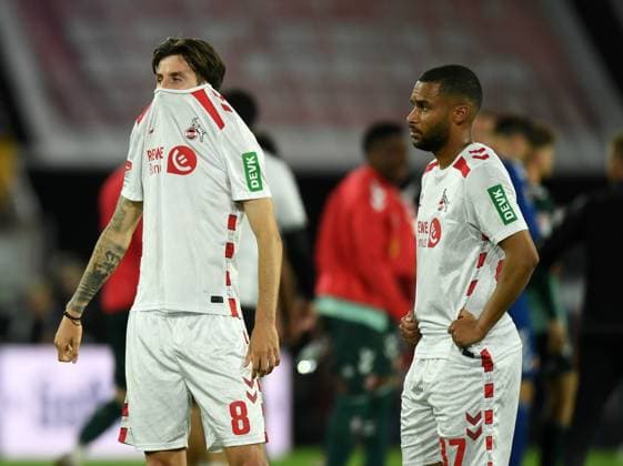 03.05.2025, xophax, Fussball 2.Bundesliga 1.FC Köln gegen Jahn Regensburg V.l.n.rechts Denis Huseinbasic und Linton Maina ( beide 1.FC Köln ) nach dem Schlusspfiff DFL DFB REGULATIONS PROHIBIT ANY USE OF PHOTOGRAPHS as IMAGE SEQUENCES and or QUASI-VIDEO) Köln
