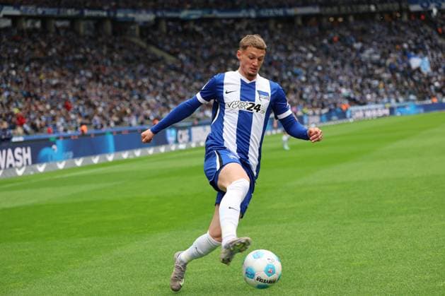 2. Fußball Bundesliga, Hertha BSC - Greuther Fürth Freisteller, Einzelbild. Michaël Cuisance (Hertha BSC Berlin 27), während der Begegnung in der 2. Fußball Bundesliga, Hertha BSC - Greuther Fürth in Berlin, Olympiastadion, am 04.05.2025. DFB regulations prohibit any use of photographs as image sequences and or quasi video.