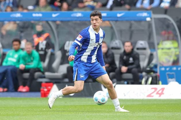 04.05.2025, xtgx, Fussball - 2.Bundesliga, Hertha BSC Berlin - SpVgg Greuther Fuerth emspor, v.l. Ibrahim Maza (Hertha, 10) am Ball, plays the ball (DFL DFB REGULATIONS PROHIBIT ANY USE OF PHOTOGRAPHS as IMAGE SEQUENCES and or QUASI-VIDEO) Berlin