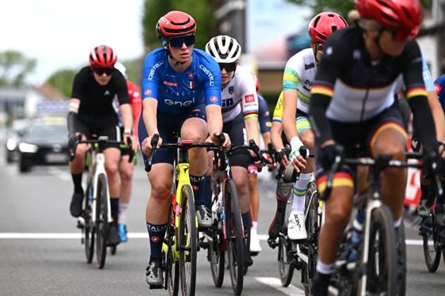 The pack of riders pictured in action during and the womens race of the road races at the UCI Para-Cycling Road World Cup event, Sunday 04 May 2025, in Brugge. The UCI Para-Cycling Road World Cup takes place from 01 to 04 May in Oostende and Brugge. LUCxCLAESSEN  x122642128x