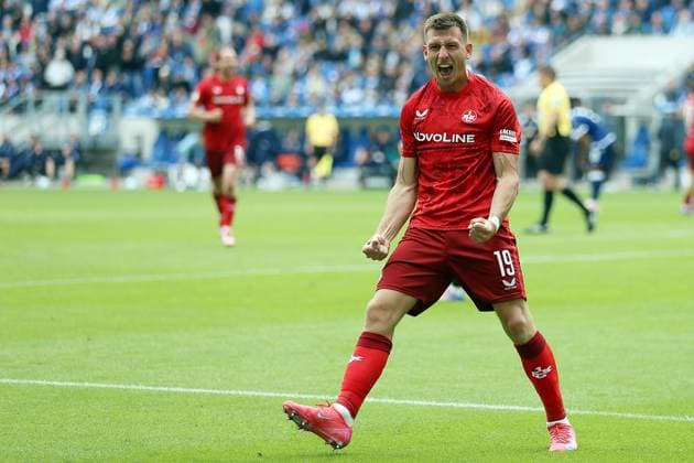 04.05.2025, xrekx, Fussball 2.Bundesliga, Karlsruher SC - 1.FC Kaiserslautern v.l. Torjubel nach dem Tor zum 2:2 celebrating the goal celebrate durch Daniel Hanslik (1.FC Kaiserslautern) (DFL DFB REGULATIONS PROHIBIT ANY USE OF PHOTOGRAPHS as IMAGE SEQUENCES and or QUASI-VIDEO) Karlsruhe
