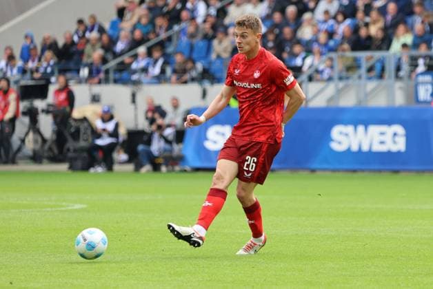 04.05.2025, Fussball, Herren, 2. Bundesliga, Saison 2024 2025, Karlsruher SC - 1. FC Kaiserslautern, Filip Kaloc (1. FC Kaiserslautern) Karlsruhe BBBank Wildpark Baden-Württemberg Deutschland (DE)