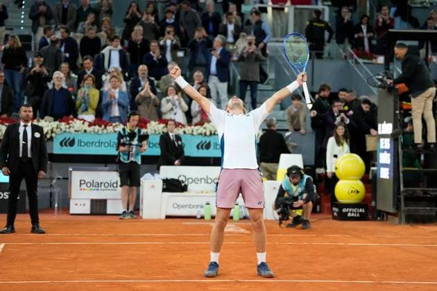 Mutua Madrid Open - Day Thirteen Casper Ruud celebrate after winning the Men s Singles final match between Casper Ruud of Norway and Jack Draper of Great Britain on Day Thirteen of the Mutua Madrid Open 2025, ATP, Tennis Herren Masters 1000 and WTA, Tennis Damen 1000, tournament celebrates at La Caja Magica on May 04, 2025 in Madrid, Spain. Madrid Spain  Copyright: xJosexBretonx originalFilename:bretonhernandez-mutuamad250504_npKQn.jpg