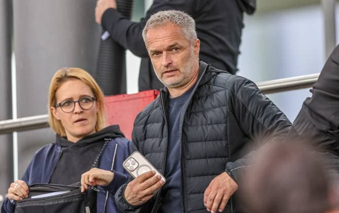 GER, Frankfurt, Eintracht Frankfurt vs TSG Hoffenheim, Google Pixel Bundesliga, Fussball, DFB, Spielzeit 2024 2025, Stadion am Bretanobad, 21. Spieltag, im Bild: Christian Wück (Frauen Bundestrainer Deutschland) DFB DFL REGULATIONS PROHIBIT ANY USE OF PHOTOGRAPHS AS IMAGE SEQUENCES AND OR QUASI-VIDEO, 04.05.2025, Copyright: HMBxMedia HendrikxHamelau