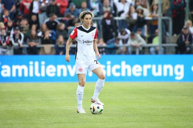 04.05.2025, xgrfx, Fussball Google Pixel Frauen-Bundesliga, Eintracht Frankfurt - TSG Hoffenheim v.l. Sara Doorsoun (Eintracht Frankfurt) (DFL DFB REGULATIONS PROHIBIT ANY USE OF PHOTOGRAPHS as IMAGE SEQUENCES and or QUASI-VIDEO) Frankfurt am Main