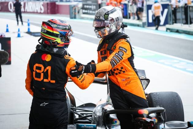 F1 - MIAMI GRAND PRIX 2025 PIASTRI Oscar (aus), McLaren F1 Team MCL39, NORRIS Lando (gbr), McLaren F1 Team MCL39, portrait during the Formula 1 Crypto.com Miami Grand Prix 2025, 6th round of the 2025 FIA Formula One World Championship, WM, Weltmeisterschaft from May 2 to 4, 2025 on the Miami International Autodrome, in Miami Gardens, Florida, United States of America - Miami GardensUnited States Copyright: xANTONINxVINCENTx