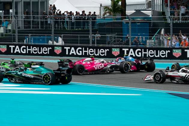 New Zealand Formula One driver Liam Lawson of RB F1 Team is spun out in turn one during the Formula One Miami Grand Prix at the Miami International Autodrome in Miami Gardens, Florida on Sunday, May 4, 2025.  MIA2025050444 GREGxNASH