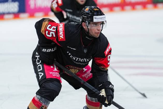 04.05.2025, xydrx, Eishockey WM Qualifikation, Deutschland - USA, PSD Bank Dome: Frederik Tiffels (Deutsche Eishockey Nationalmannschaft 95) Nordrhein-Westfahlen Deutschland *** 04 05 2025, xydrx, Ice Hockey World Championship Qualification, Germany USA, PSD Bank Dome Frederik Tiffels German National Ice Hockey Team 95 North Rhine-Westphalia Germany