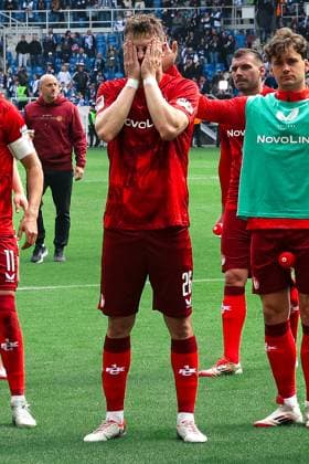 04.05.2025, Fussball, Herren, 2. Bundesliga, Saison 2024 2025, Karlsruher SC - 1. FC Kaiserslautern, Filip Kaloc (1. FC Kaiserslautern) enttäuscht Karlsruhe BBBank Wildpark Baden-Württemberg Deutschland (DE)
