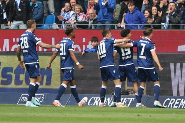 04.05.2025, Fussball, Herren, 2. Bundesliga, Saison 2024 2025, Karlsruher SC - 1. FC Kaiserslautern, Torjubel zum 1:0, Torschütze: Louey Ben Farhat (Karlsruher SC) Karlsruhe BBBank Wildpark Baden-Württemberg Deutschland (DE)