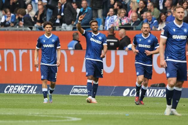 04.05.2025, Fussball, Herren, 2. Bundesliga, Saison 2024 2025, Karlsruher SC - 1. FC Kaiserslautern, Torjubel zum 1:0, Torschütze: Louey Ben Farhat (Karlsruher SC) Karlsruhe BBBank Wildpark Baden-Württemberg Deutschland (DE)