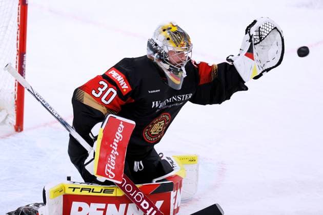 GRUBAUER Philipp Torwart Team Deutschland DEB Eishockey Laendersspiel Deutschland - USA am 04.05.2025 in Duesseldorf *** GRUBAUER Philipp Goalkeeper Team Germany DEB Ice Hockey National Match Germany USA on 04 05 2025 in Duesseldorf Copyright: xLacixPerenyix