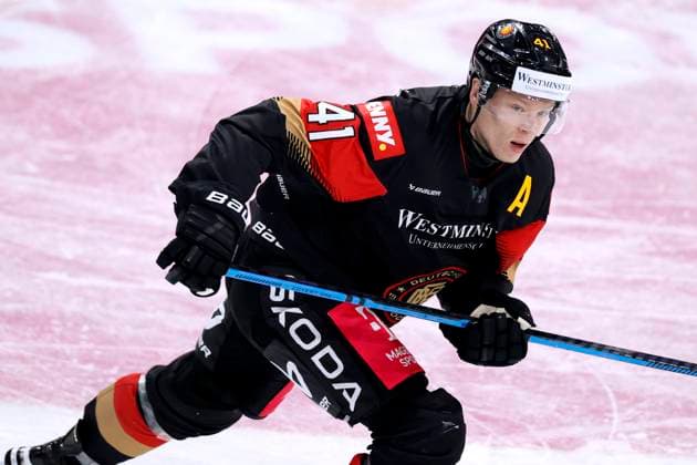 MUELLER Jonas Team Deutschland DEB Eishockey Laendersspiel Deutschland - USA am 04.05.2025 in Duesseldorf *** MUELLER Jonas Team Germany DEB Ice Hockey National Match Germany USA on 04 05 2025 in Duesseldorf Copyright: xLacixPerenyix