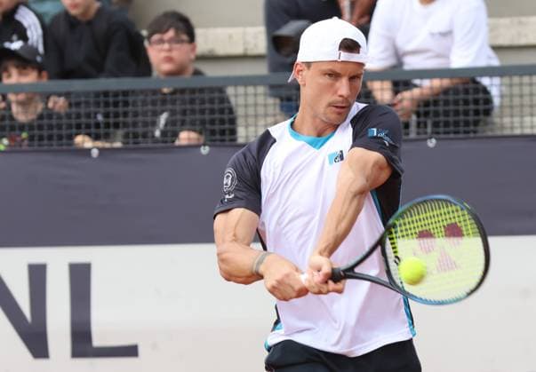 MAY 05, Rome, Italy: MARTON FUCSOVICS (HUN) in action against S. Napolitano (ITA) during their Tennis Internazionali d Italia BNL Italian Open in Rome, Italy. Fucsovics won 6:2, 6:3. Tennis 2025: ATP, Tennis Herren Italian Open: FUCSOVICS 6:2 6:3 NAPOLITANO  - ZUMAp169 20250505_zea_p169_339 Copyright: xFelicexCalabrox