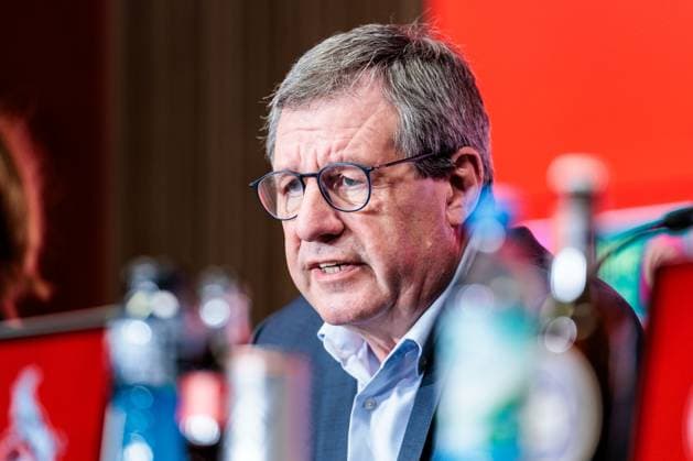 1. FC Köln Pressekonferenz Vorstellung Friedhelm Funkel; 05.05.2025 Dr. Werner Wolf (Präsident 1. FC Köln) Pressekonferenz 1. FC Köln Vorstellung Friedhelm Funkel als neuer Cheftrainer; Geissbockheim, 05.05.2025