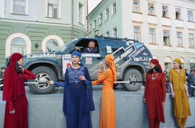 Archivbilder der Woche SPORT KW19 KAZAN, RUSSIA. August 1, 1997. First Chevrolet Blazer rolled off the production line in Elabuga is member of the Master Rally-97 Transcontinental Marathon. Mikhail Medvedev TASS  18320495