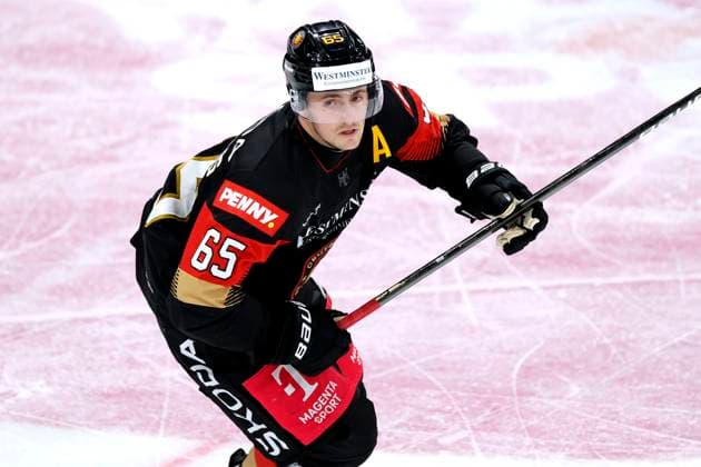 MICHAELIS Marc Team Deutschland DEB Eishockey Laendersspiel Deutschland - USA am 04.05.2025 in Duesseldorf *** MICHAELIS Marc Team Germany DEB ice hockey international match Germany USA on 04 05 2025 in Duesseldorf Copyright: xLacixPerenyix