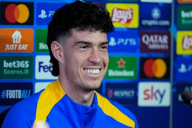May 5, 2025, Milan, Milan, Italy: Alessandro Bastoni of Inter attends his press conference, PK, Pressekonferenz ahead of their UEFA Champions League 2024 25 semi final first second leg match against FC Barcelona, Barca at Giuseppe Meazza Stadium on May 05, 2025 in Milan, Italy. Milan Italy - ZUMAa181 20250505_zaa_a181_032 Copyright: xDennisxAgyemanx