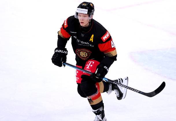 MUELLER Jonas Team Deutschland DEB Eishockey Laendersspiel Deutschland - USA am 04.05.2025 in Duesseldorf *** MUELLER Jonas Team Germany DEB Ice Hockey National Match Germany USA on 04 05 2025 in Duesseldorf Copyright: xLacixPerenyix