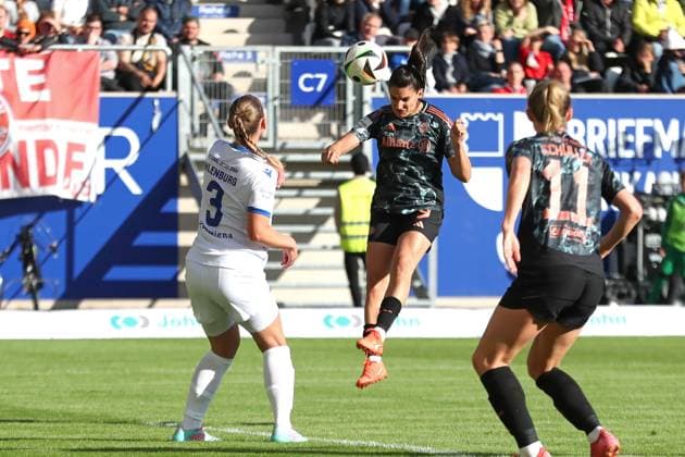 1. Bundesliga Frauen: FC Carl Zeiss Jena vs. FC Bayern München, 05.05.25 Jovana Damnjanovic (9, Bayern München) per Kopf. Fußball, Google Pixel Frauen-Bundesliga, Saison 2024 2025, 21. Spieltag: FC Carl Zeiss Jena vs. FC Bayern München am 05.05.25, Ernst-Abbe-Sportfeld, ad hoc Arena, Jena. DFB REGULATIONS PROHIBIT ANY USE OF PHOTOGRAPHS AS IMAGE SEQUENCES AND OR QUASI-VIDEO. Copyright: xBEAUTIFULxSPORTS JanxKaeferx