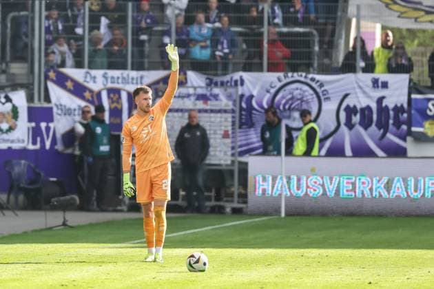 3. Liga; Erzgebirge Aue - FC Ingolstadt 04; Torwart Boevink Pelle (26 FCI) 3. Liga - Erzgebirge Aue FC Ingolstadt 04 Saison 2024 2025