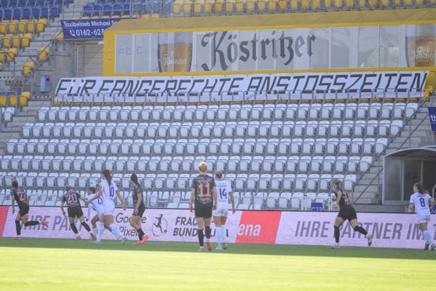 Fußball, Google Pixel Frauen Bundesliga, 20250505, FC Carl Zeiss Jena - FC Bayern München. Im Bild Banner Fans FCC FÜR FANGERECHTE ANSTOSSZEITEN. Jena Ernst-Abbe-Sportfeld Thüringen Deutschland Copyright: Passion2Press MarkusxFischerx
