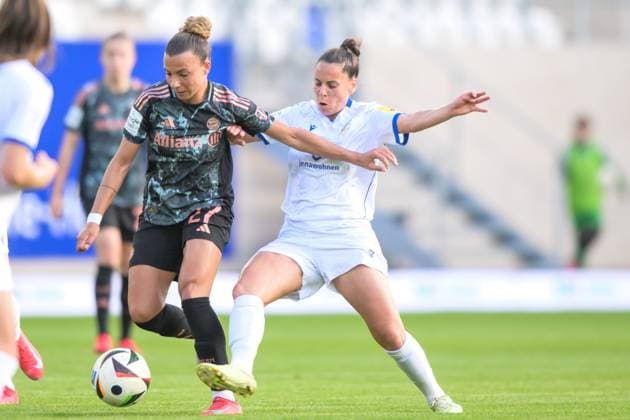 Fußball, Google Pixel Frauen Bundesliga, 20250505, FC Carl Zeiss Jena - FC Bayern München. Im Bild v.l. Arianna CARUSO (Bayern, 27), Noemi GENTILE (Jena, 25) Zweikampf Ball. Jena Ernst-Abbe-Sportfeld Thüringen Deutschland Copyright: Passion2Press MarkusxFischerx