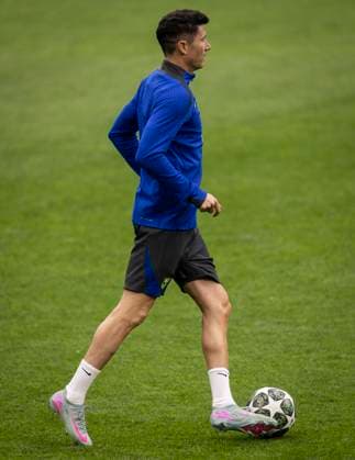 Barcelona training session Lewandowski in action during the training session at the San Siro stadium, in Milan, today May 5, 2025. Copyright: xx 0L3A7324