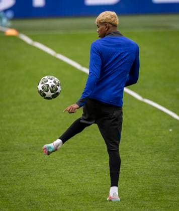 Barcelona training session Lamine in action during the training session at the San Siro stadium, in Milan, today May 5, 2025. Copyright: xx 0L3A7499