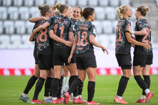 Fußball, Google Pixel Frauen Bundesliga, 20250505, FC Carl Zeiss Jena - FC Bayern München. Im Bild Bayern Torjubel bejubelt Jubel Tor 0:1. Jena Ernst-Abbe-Sportfeld Thüringen Deutschland Copyright: Passion2Press MarkusxFischerx