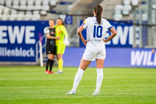 05.05.2025, xomx, Fussball Google Pixel Frauen-Bundesliga, Carl Zeiss Jena - FC Bayern Muenchen v.l. Das Spiel ist vorbei. Jubel und Trauer. Merza Julevic (FC Carl Zeiss Jena), Maria Luisa Grohs (FC Bayern München) (DFL DFB REGULATIONS PROHIBIT ANY USE OF PHOTOGRAPHS as IMAGE SEQUENCES and or QUASI-VIDEO) Jena