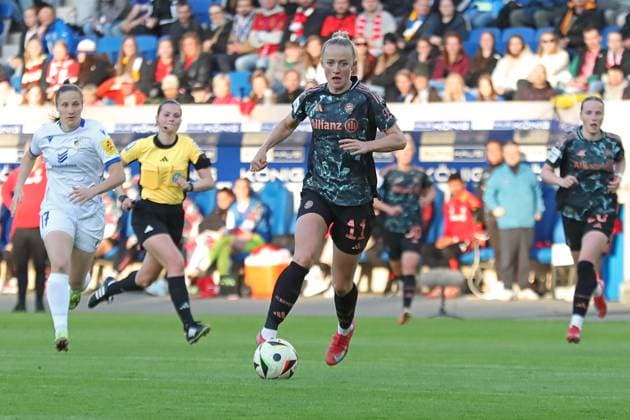1. Bundesliga Frauen: FC Carl Zeiss Jena vs. FC Bayern München, 05.05.25 Lea Schüller (11, Bayern München). Fußball, Google Pixel Frauen-Bundesliga, Saison 2024 2025, 21. Spieltag: FC Carl Zeiss Jena vs. FC Bayern München am 05.05.25, Ernst-Abbe-Sportfeld, ad hoc Arena, Jena. DFB REGULATIONS PROHIBIT ANY USE OF PHOTOGRAPHS AS IMAGE SEQUENCES AND OR QUASI-VIDEO. Copyright: xBEAUTIFULxSPORTS JanxKaeferx