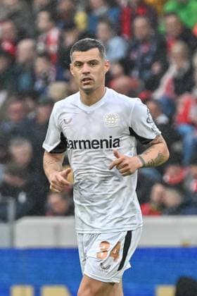 Granit Xhaka (Bayer 04 Leverkusen, 34) GER, SC Freiburg - Bayer 04 Leverkusen, Fussball, Bundesliga, 32. Spieltag, Saison 2024 2025, 04.05.2025 DFL DFB REGULATIONS PROHIBIT ANY USE OF PHOTOGRAPHS AS IMAGE SEQUENCES AND OR QUASI-VIDEO GER, SC Freiburg - Bayer 04 Leverkusen, Fussball, Bundesliga, 32. Spieltag, Saison 2024 2025, 04.05.2025 Freiburg Copyright: xEibner-Pressefoto ThomasxHessx EP_THS