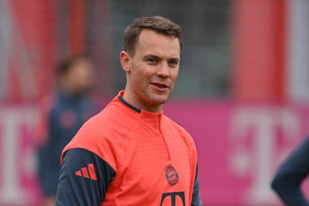 Manuel NEUER (Torwart Bayern Muenchen), Aktion,Einzelbild,angeschnittenes Einzelmotiv,Portraet,Portrait,Porträt. Oeffentliches Training FC Bayern Muenchen auf dem Trainingsgelaende an der Saebener Strasse am 06.05.2025 Fussball 1. Bundesliga,Saison 2024 2025