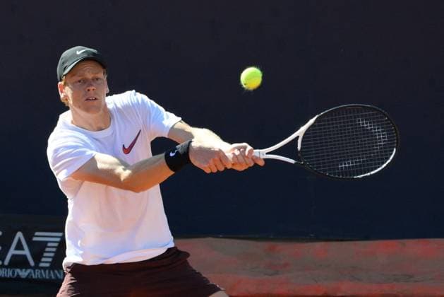 TENNIS - Internazionali di Tennis - Internazionali BNL d Italia Jannik Sinner during training after the disqualification of the ATP, Tennis Herren Master 1000 Internazionali BNL d Italia tournament at Foro Italico on May 6, 2025. ( Photo by Fabrizio Corradetti LiveMedia ) Rome Italy  Copyright: xIPAxSport ABACAx