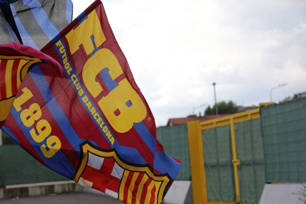 May 6, 2025, Milan, Lombardy, Italy: A flag of FC Barcelona, Barca floats in the Milan sky ahead of the UEFA 2024 25 Semi-Final second leg game between INTER and BARCELONA at the Giuseppe Meazza Stadium in Milan, Italy Milan Italy - ZUMAc179 20250506_zep_c179_005 Copyright: xMickaelxChavetx