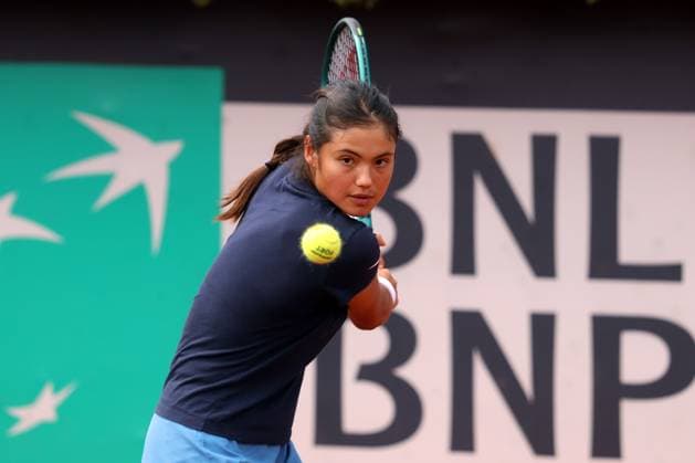 Tennis: Emma Raducanu, ATP, Tennis Herren and WTA, Tennis Damen Master 1000 training session at the Foro Italico in Rome Rome, Italy 05 06 2025: Emma Raducanu ranking 49 during the training session at the Internazionali BNL d™ Italia 2025 ATP and WTA Master 1000 circuit of Rome at the Foro Italico. Rome foro italico italy italy Copyright: xmarcoxiacobucci
