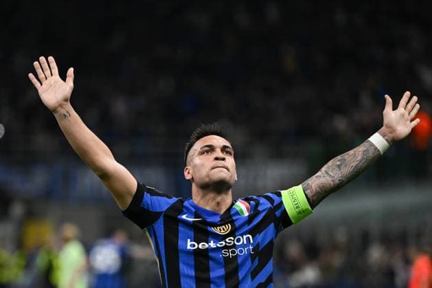 Lautaro Martinez of Fc Inter celebrating after a goal during the UEFA Champions League Semi finals second leg match between Inter FC Internazionale and FC Barcellona, on May 6th, 2025, at Giuseppe Meazza San Siro Siro stadium in Milan, Italy Credit: Tiziano Ballabio  Copyright: xTizianoxBallabio IPAxSportx xipa-agency.netx xx IPA_57345174 IPA_Agency_IPA57345174