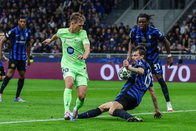 FC Internazionale vs FC Barcelona, Barca - UEFA Champions League 2024 25 Semi Final - 2nd leg - 06 05 2025 Dani Olmo of FC Barcelona seen in action during UEFA Champions League 2024 25 Semi Final - 2nd leg football match between FC Internazionale and FC Barcelona at San Siro Stadium Copyright: xBEAUTIFULxSPORTS Carabellix
