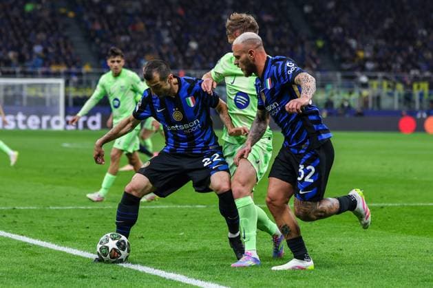 FC Internazionale vs FC Barcelona, Barca - UEFA Champions League 2024 25 Semi Final - 2nd leg - 06 05 2025 Henrikh Mkhitaryan of FC Internazionale seen in action during UEFA Champions League 2024 25 Semi Final - 2nd leg football match between FC Internazionale and FC Barcelona at San Siro Stadium Copyright: xBEAUTIFULxSPORTS Carabellix